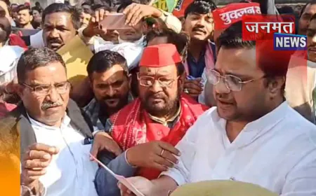 अमित शाह के इस्तीफे को लेकर सपा ने किया बड़ा प्रदर्शन