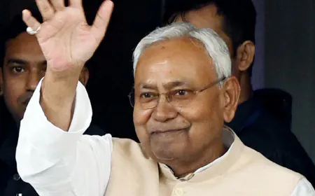 एक तरफ कुआं तो एक तरफ खाई, आखिर नीतीश बाबू जाए तो जाएं कहां