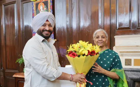 केंद्रीय मंत्री रवनीत बिट्टू ने वित्त मंत्री निर्मला सीतारमण से पंजाब के उद्योग और किसानों के मुद्दों पर चर्चा की