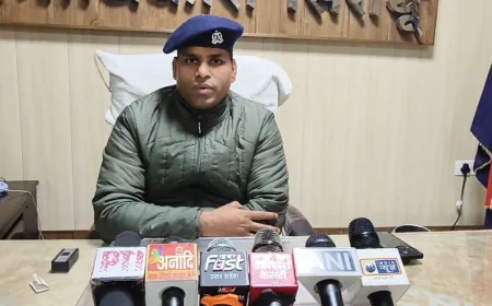 हादसे की शिकार हुई ओमनी वैन कई मीटर तक सड़क पर घसीटती रही