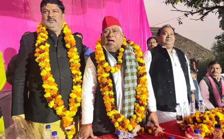 सपा प्रत्याशी अजीत प्रसाद को जिताने के लिए सपा नेता हसीब खान ने मिल्कीपुर में डाला डेरा