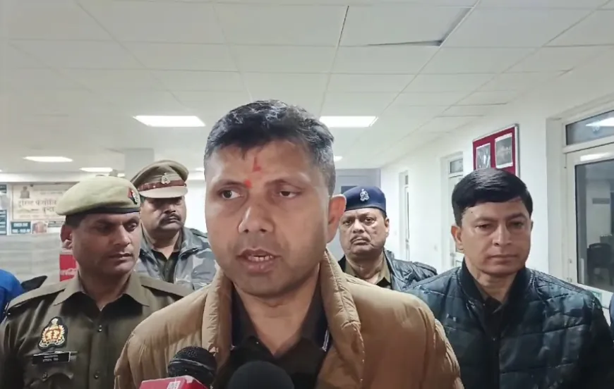 खड़ी बस में अचानक लगी आग से एक बुजुर्ग की हुई मौत