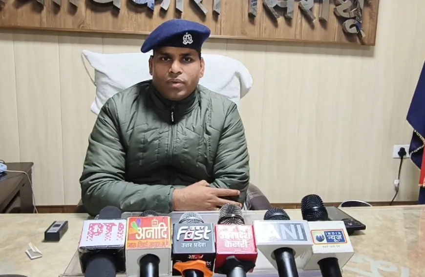 हादसे की शिकार हुई ओमनी वैन कई मीटर तक सड़क पर घसीटती रही
