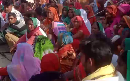 ग्रामीणों ने पुलिस पर हत्या का जुर्म कबूल करवाने का लगाया आरोप, पुलिस के खिलाफ किया प्रदर्शन