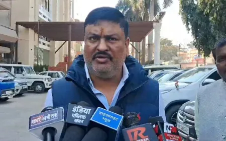 हनुमानगढ़ी मंदिर के पास दुकानदार और पुलिस के बीच हुए विवाद के बाद व्यापारियों में आक्रोश