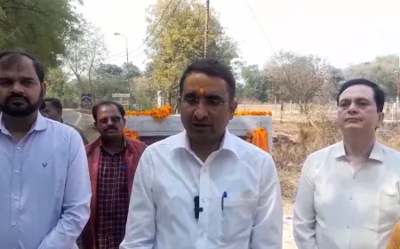 मियावाकीं पद्धति से कलेक्ट्रेट परिसर में वन संरक्षण कार्य का जिलाधिकारी ने किया लोकार्पण