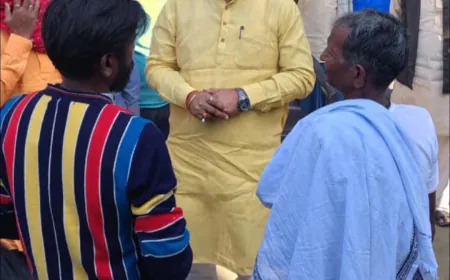 हादसे में मृत छात्राओं के घर विधायक नौतनवा के साथ पहुंचे एसडीएम,हर संभव मदद का आश्वासन