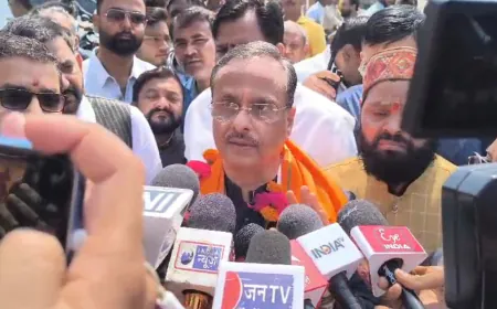 राज्यसभा सांसद डॉ.दिनेश शर्मा ने सीतापुर में जन औषधि केन्द्र का किया उद्घाटन