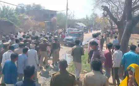 पैदल जा रहे युवक को तेज रफ्तार डंपर ने रौंदा, सड़क पर लगा जाम