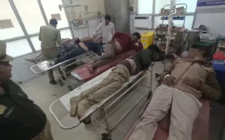 पुलिस वाहन और सेंट्रो कार के बीच हुई भीषण भिंडत में एक की मौत, दो पुलिस कर्मियों सहित सात घायल