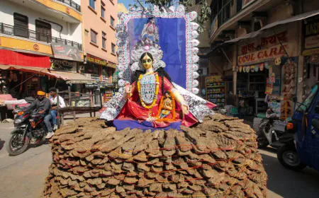 होलिका को मानते हैं प्रेम की देवी , क्या है पूरी कहानी !