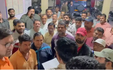 सांसद संजय सिंह के द्वारा संभल सीओ को 'लफ़ंडर' कहने पर भड़का पहलवानों का गुस्सा, थाने में दी तहरीर