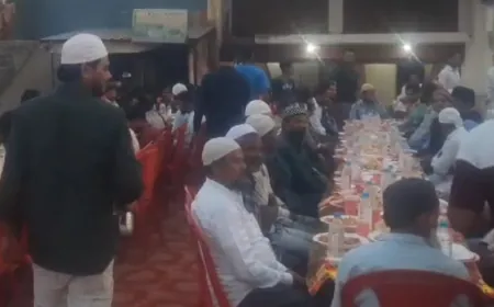 अब्दुल करीम मेमोरियल हॉस्पिटल के डायरेक्टर ने रोज़ेदारों को दिया इफ्तार पार्टी