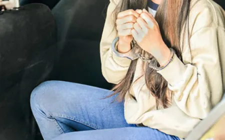 शरीर में छिपाया था नशीला पदार्थ, महिला की जांच के बाद पुलिस के उड़े होश