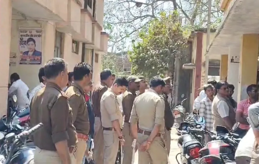 एसडीएम पट्टी के चेंबर में चली गोली बाल बाल बचे  अधिवक्ता व एसडीएम, तहसील में मचा हड़कंप 