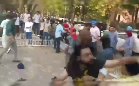 पंजाब यूनिवर्सिटी में छात्रों के बीच हिंसक झड़प, पुलिस भी नहीं रोक पाई