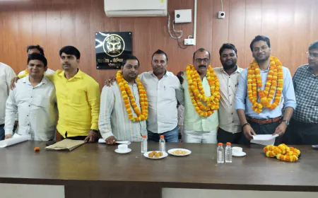 कैंम्पियरगंज तहसील परिसर में लेखपाल संघ का चुनाव हुआ निर्विरोध संपन्न 