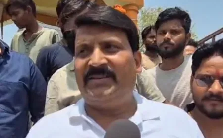 बंगाल में हो रहे हिन्दू महिलाओं पर अत्याचार के विरोध में हिंदू वाहिनी ने फूंका ममता बनर्जी का पुतला