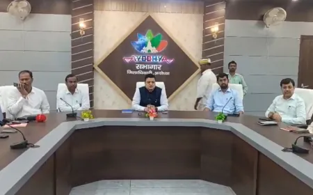 नवागत जिलाधिकारी निखिल टीकाराम फुंडे पत्रकारों से हुये मुखातिब