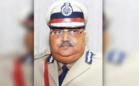 पूर्व डीजीपी ओम प्रकाश की चाकू मारकर हत्या, पत्नी और बेटी हिरासत में