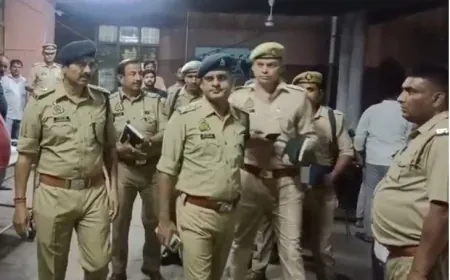 दो पक्षों में हुई फायरिंग में घर के बहार बैठी महिला को लगी गोली 