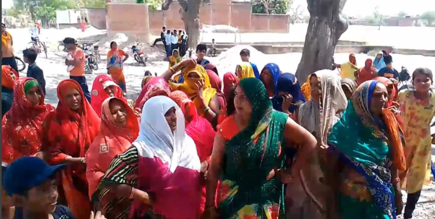 शराब की दुकान के खिलाफ महिलाओं का हल्लाबोल