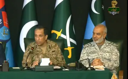 पाकिस्तान के पास एयरक्राफ्ट नहीं, फिर भी झूठा दावा; नौसेना ने कहा- समुद्र में पहले से थी हमारी तैनाती