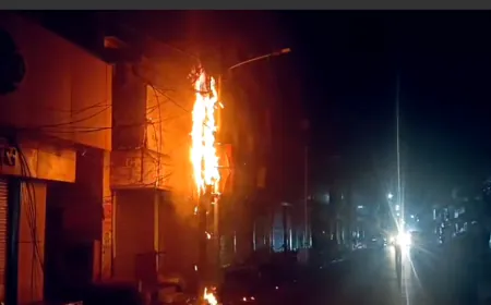 हरदोई में बिजली के खंभे में लगी आग, अफरा-तफरी का माहौल