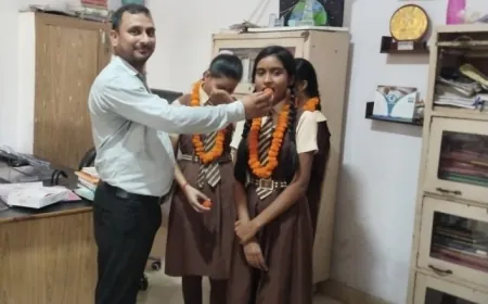 टाइनी टाट्स सीनियर सेकेंडरी स्कूल में परीक्षा परिणाम सम्मान समारोह आयोजित