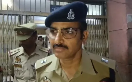 पैसे मांगने पर युवक के घर पर दबंगों की फायरिंग में पिता व पुत्र घायल