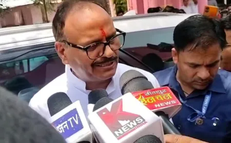 डिप्टी सीएम बृजेश पाठक ने किया जिला अस्पताल का औचक निरीक्षण, CMS को लगाई फटकार
