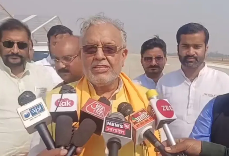 गंगा एक्सप्रेसवे पर बनी हवाई पट्टी पर वायुसेना के राफेल, सुखोई और जगुआर जैसे लड़ाकू विमानों ने किया टचडाउन