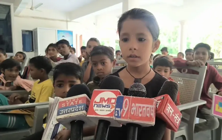 औरैया डीएम की आवास पर गरीब निर्धन और कमजोर बच्चों के लिए प्रतिदिन चलती है पाठशाला