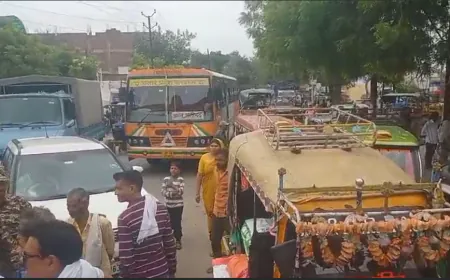 बैंक कॉलोनी में जल भराव से आक्रोशित सैकड़ो महिलाओं का फूटा गुस्सा