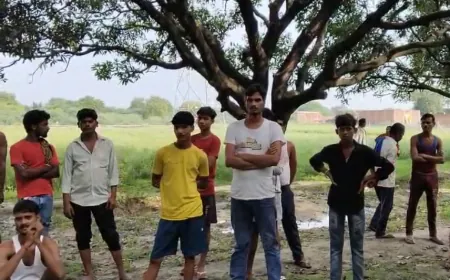 बाग में आम के पेड़ से लटका मिला युवक का शव, इलाके में सनसनी