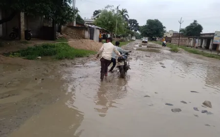 कचनरवा की जर्जर सड़कें बनीं हादसों का कारण, नेता और प्रशासन मूकदर्शक