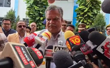 भूमि विवाद के समाधान के लिए मुख्य सचिव मनोज कुमार सिंह का बुलंदशहर दौरा, परम डेयरी को मिला अधिकार