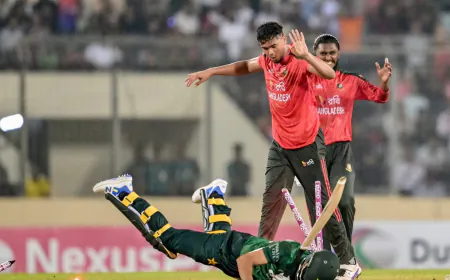 पाकिस्तान की शर्मनाक हार के बाद भड़के हेड कोच माइक हेसन, बोले - “ढाका की पिच अंतरराष्ट्रीय क्रिकेट के योग्य नहीं”