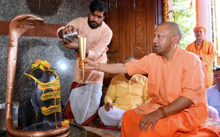 रुद्राभिषेक कर सीएम योगी ने की प्रदेशवासियों के सुख-समृद्धि की कामना