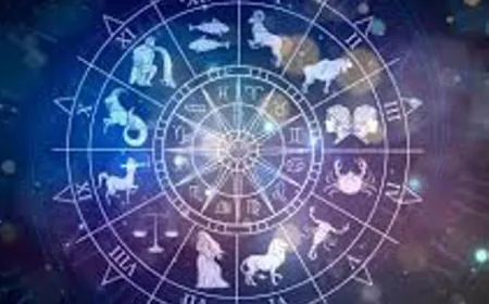 Aaj Ka Rashifal 1 August 2025: अगस्त का पहला दिन इन 4 राशियों के लिए रहेगा शानदार, माँ लक्ष्मी की कृपा से होगा धन लाभ