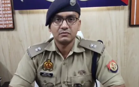 रोड के किनारे खड़ी ट्रैक्टर-ट्राली में पीछे से घुसी कार, दो की मौत, तीन घायल