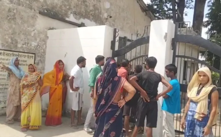 विद्युत सप्लाई ठप होने से मोहल्लेवासियों में आक्रोश, पावर हाउस का किया घेराव