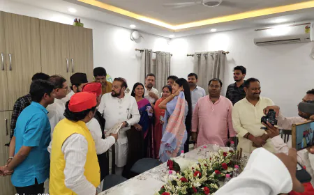 सांसद अवधेश प्रसाद के जन्मदिन पर हसीब खान सहित सपा और भाजपा के दिग्गज नेताओं का लगा जमावड़ा