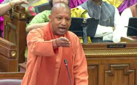 सपा और लोकतंत्र नदी के दो छोर : योगी आदित्यनाथ