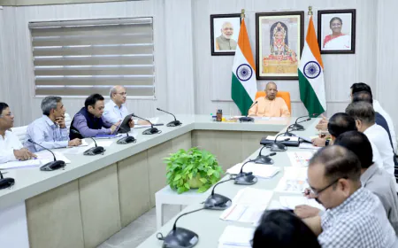 बेहतरीन नगरीय अवस्थापना का मानक बनेंगी जिला मुख्यालयों की नगर पालिकाएँ : मुख्यमंत्री