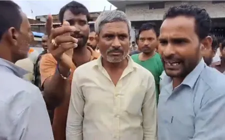 बलरामपुर में यूरिया खाद के लिए मचा हाहाकार, रात-रात भर जागकर लाइनों में लग रहे किसान