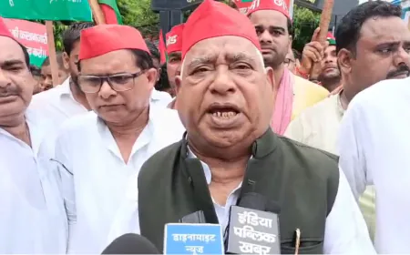 अयोध्या में किसानों की समस्याओं को लेकर सपा का जोरदार विरोध, राष्ट्रपति को संबोधित पाँच सूत्रीय ज्ञापन सौंपा