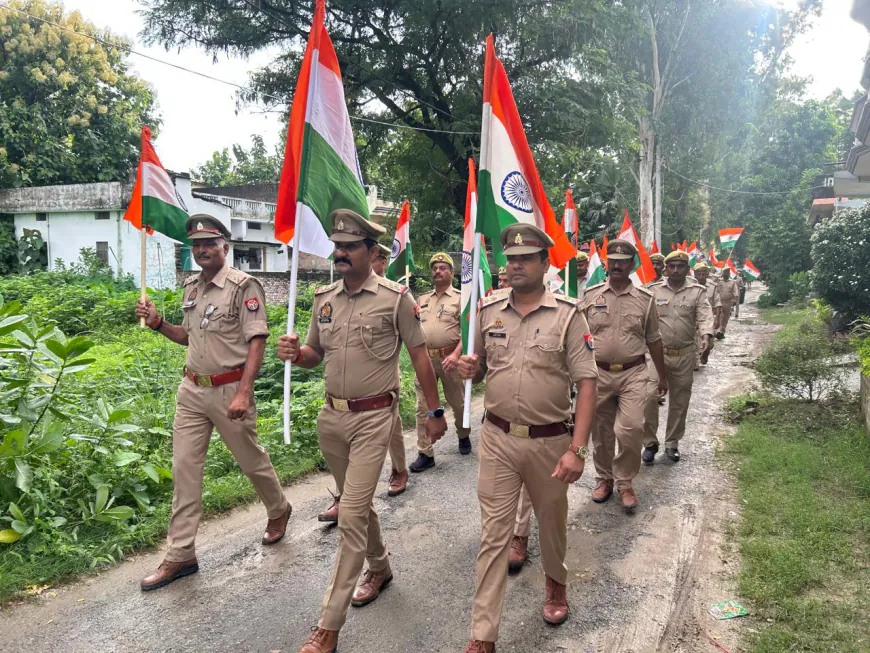 बलिया में "हर-घर तिरंगा अभियान 2025" के तहत भव्य तिरंगा यात्रा, देशभक्ति गीतों और नारों से गूंजा शहर