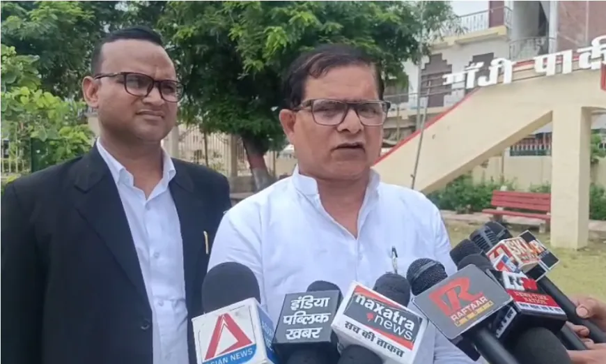 अयोध्या-प्रयागराज सिक्स लेन हाईवे निर्माण में किसानों की जमीन अधिग्रहण को लेकर सपा जिलाध्यक्ष ने डीएम को सौंपा ज्ञापन