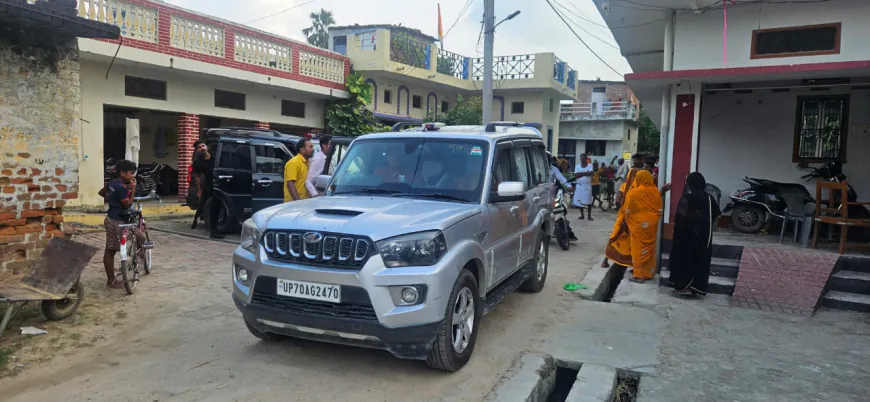 एटीएस की टीम चौरीचौरा में आधारकार्ड बनाने वाले युवक घर पर किया छापेमारी !
